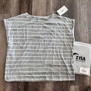 NWT Zyia Active Gray Stripe Shoulder T Shirt (2041), Size XXXL
